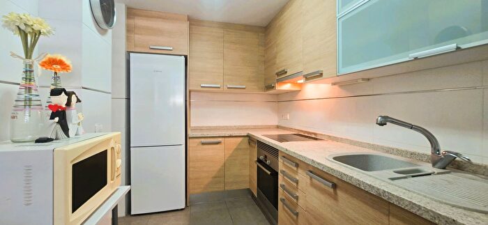 Casas en venta y pisos alquiler - 3