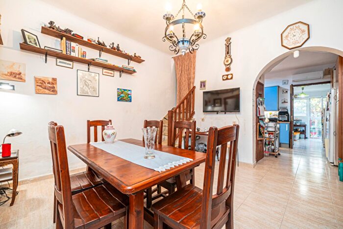Casas en venta y pisos alquiler - 3