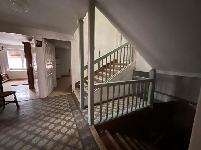 Casas en venta y pisos alquiler - 3