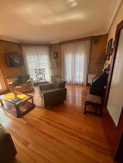 Casas en venta y pisos alquiler - 2