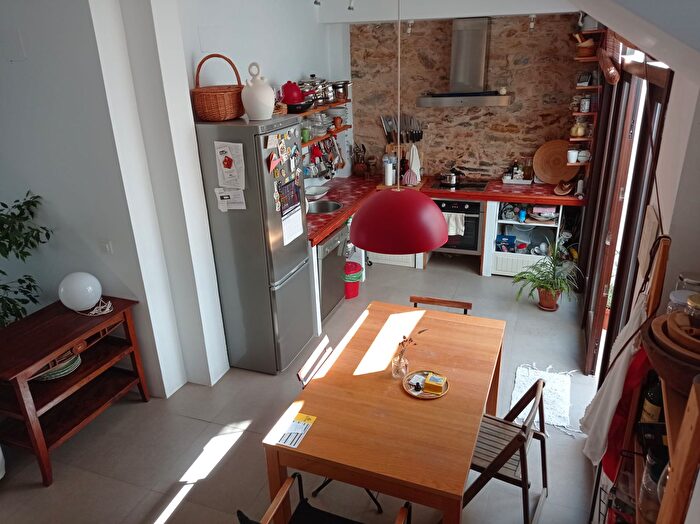Casas en venta y pisos alquiler - 3