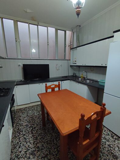 Casas en venta y pisos alquiler - 1