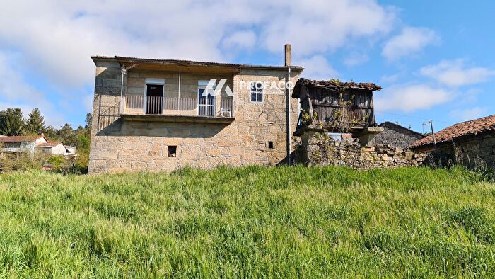 Casa en venta en San Cristovo de Cea, Ourense de 3 habitaciones