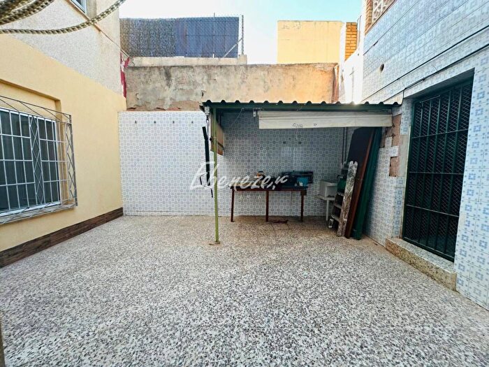 Casas en venta y pisos alquiler - 3