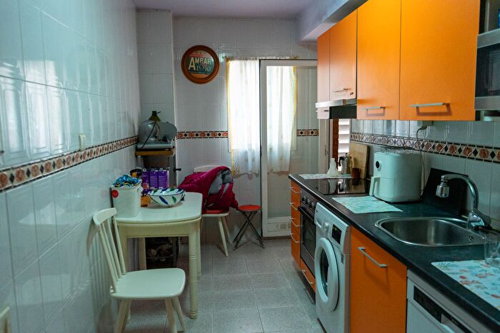 Casas en venta y pisos alquiler - 3
