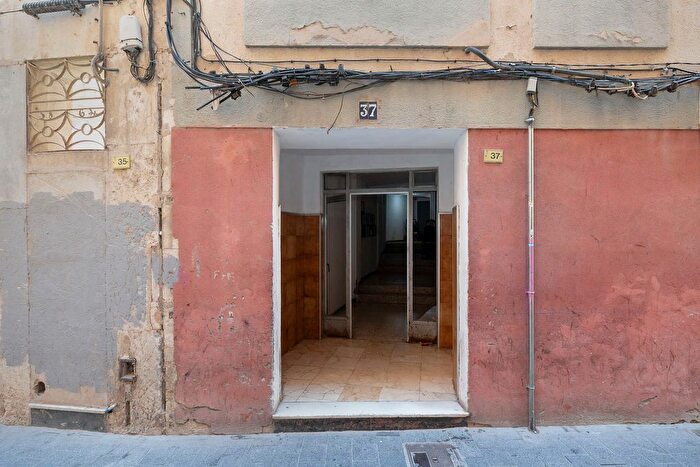 Casas en venta y pisos alquiler - 1