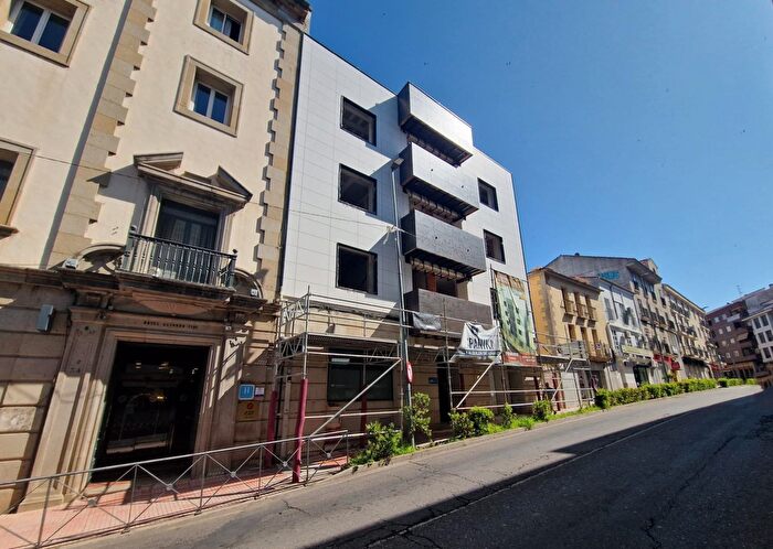 Casas en venta y pisos alquiler - 1