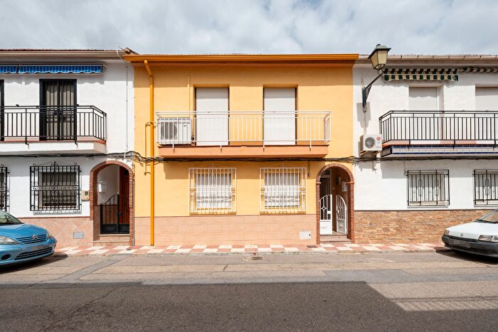 Casas en venta y pisos alquiler - 1