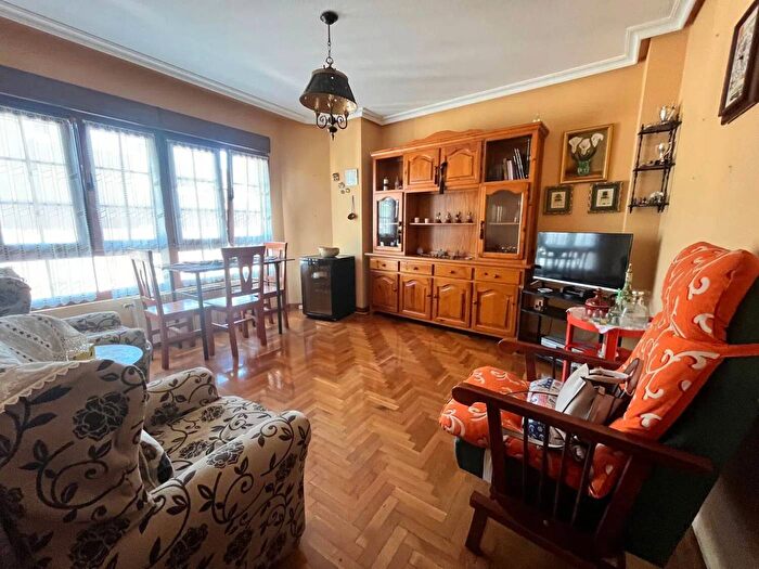 Casas en venta y pisos alquiler - 1