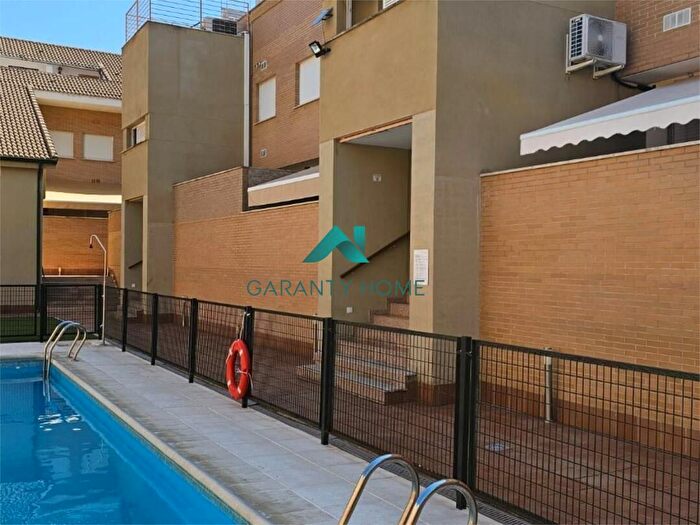 Casas en venta y pisos alquiler - 2