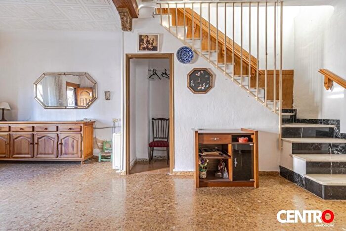 Casas en venta y pisos alquiler - 3