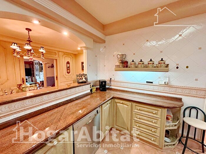 Casas en venta y pisos alquiler - 3