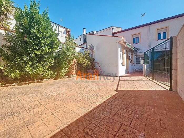 Casas en venta y pisos alquiler - 1