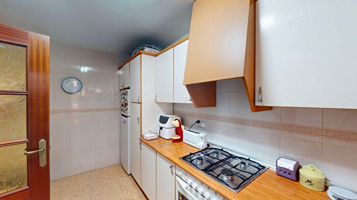 Casas en venta y pisos alquiler - 2