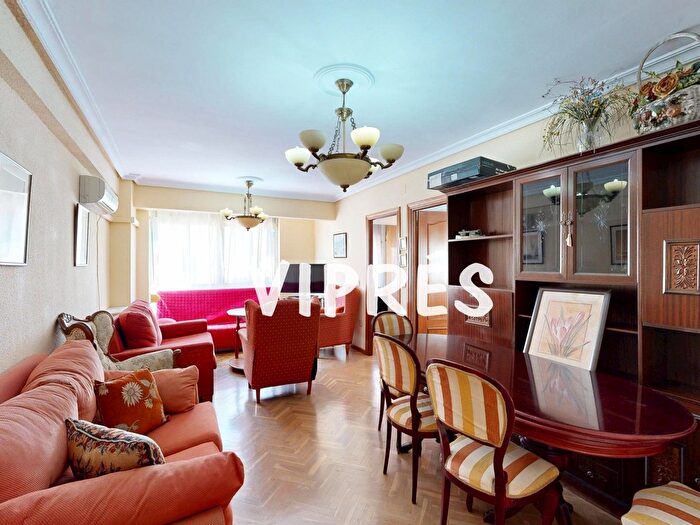Casas en venta y pisos alquiler - 1
