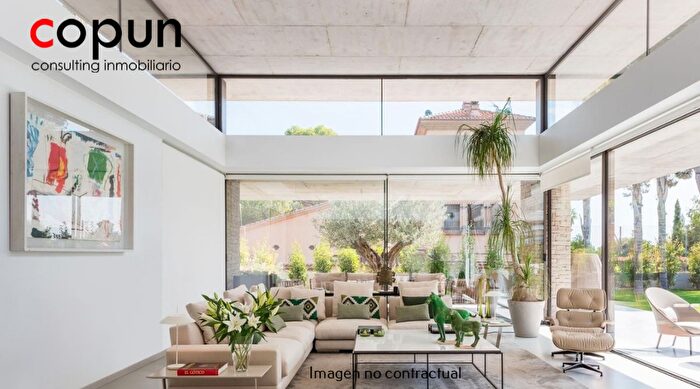Casa en venta en Parroquias Sur La Manjoya, Oviedo de 4 habitaciones