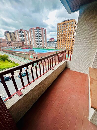 Casas en venta y pisos alquiler - 3