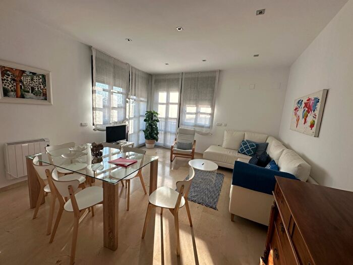Piso en venta en Sur, Campo de la Verdad Miraflores de 3 habitaciones