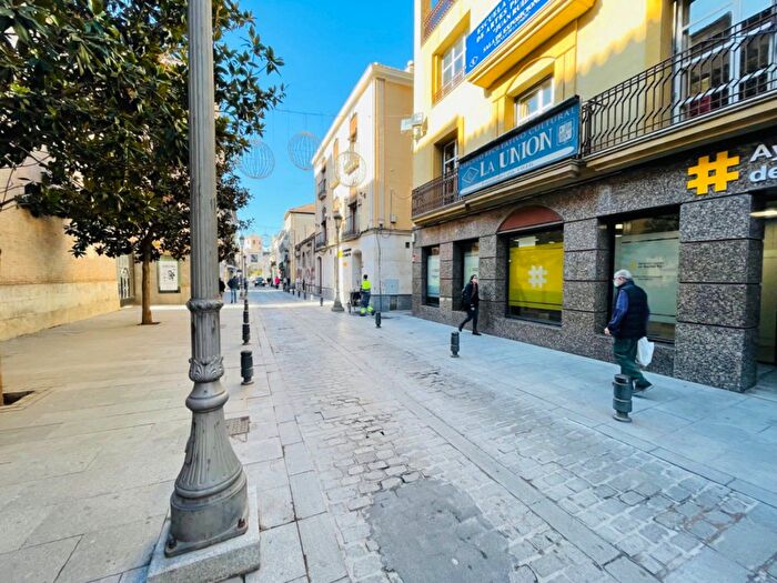 Casas en venta y pisos alquiler - 2