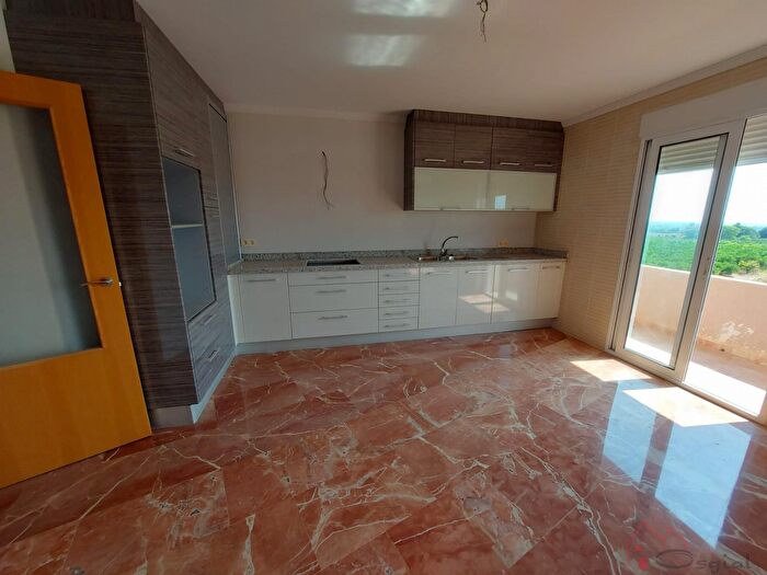Piso en venta en Tous, Valencia de 4 habitaciones