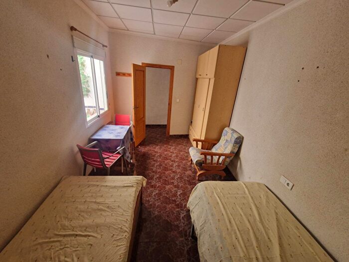 Casas en venta y pisos alquiler - 3