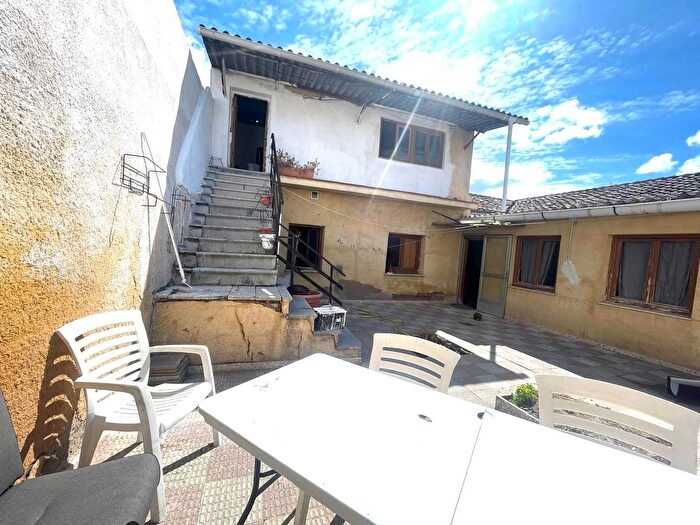 Casas en venta y pisos alquiler - 3