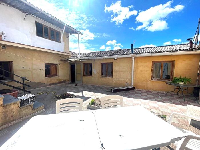 Casa en venta en Torrijos, Toledo de 4 habitaciones