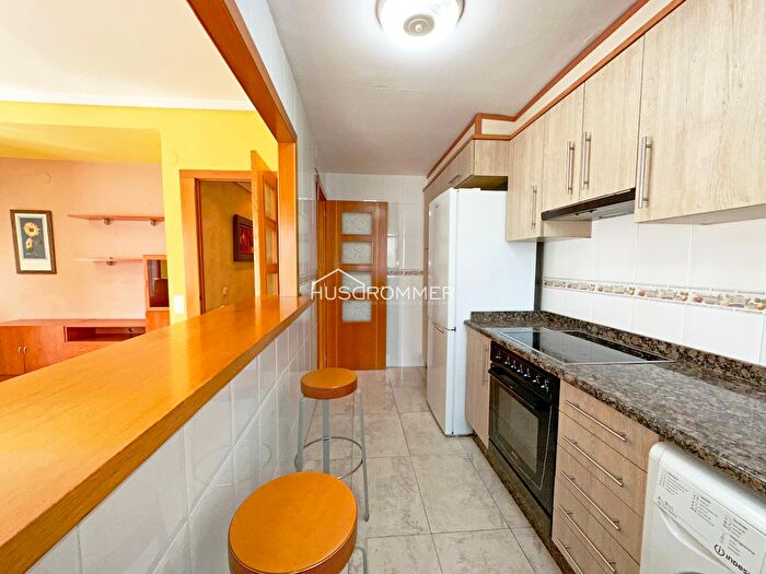 Casas en venta y pisos alquiler - 1