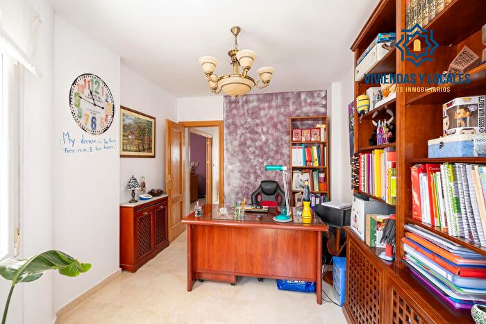 Casas en venta y pisos alquiler - 3