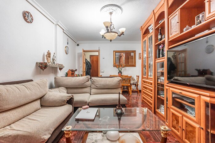 Casas en venta y pisos alquiler - 2