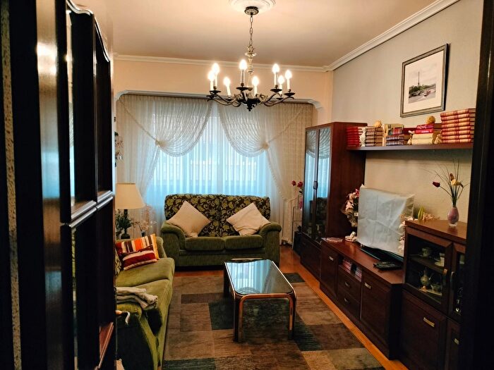 Casas en venta y pisos alquiler - 1