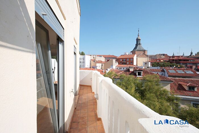 Casas en venta y pisos alquiler - 1