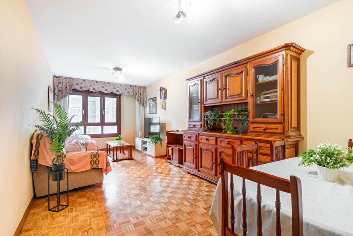 Casas en venta y pisos alquiler - 1