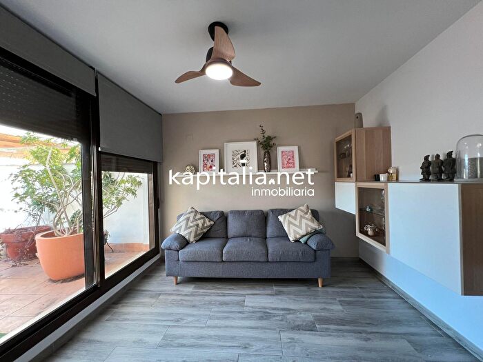 Casas en venta y pisos alquiler - 1