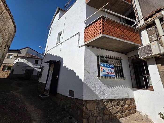 Casa en venta en Oliva de Plasencia, Cáceres de 3 habitaciones