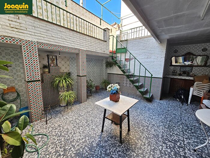 Casas en venta y pisos alquiler - 1