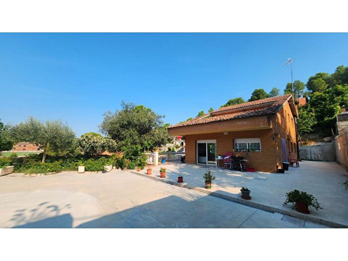 Casa en venta en Viladecavalls, Barcelona de 8 habitaciones