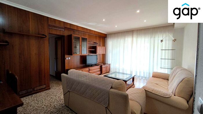 Casas en venta y pisos alquiler - 1