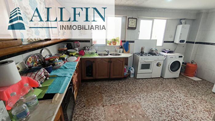 Casas en venta y pisos alquiler - 3