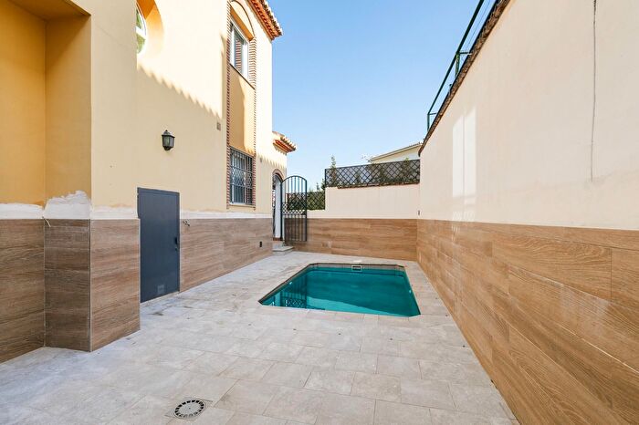 Casas en venta y pisos alquiler - 3