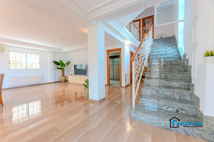 Casas en venta y pisos alquiler - 1
