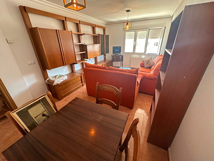 Casas en venta y pisos alquiler - 2