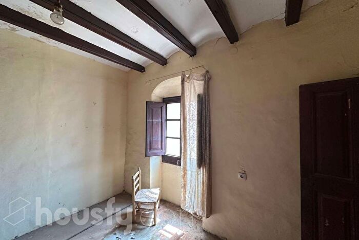 Casa en venta en Torrelles de Foix, Barcelona de 5 habitaciones