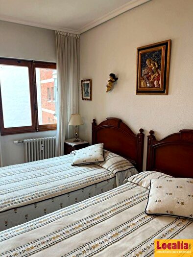 Casas en venta y pisos alquiler - 3