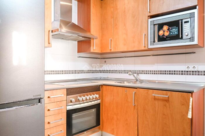 Casas en venta y pisos alquiler - 3