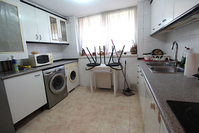 Casas en venta y pisos alquiler - 2