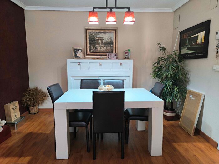 Casas en venta y pisos alquiler - 2