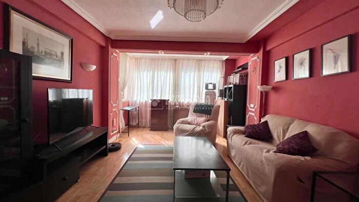 Casas en venta y pisos alquiler - 1