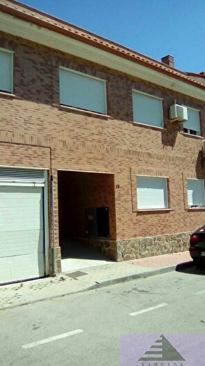 Casas en venta y pisos alquiler - 3