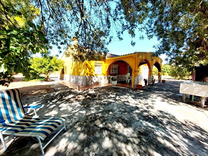 Casa en venta en Dehesilla de Calamón Campomanes, Badajoz Capital de 3 habitaciones